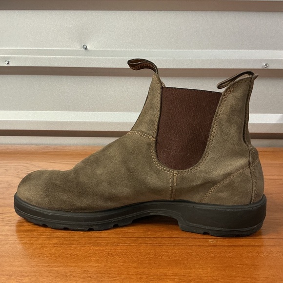 Blundstone Brown Chukka Boots - Picture 8 of 11